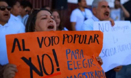 Astrolabio Político