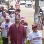 Pedro Miguel Rosaldo escucha y reconoce el esfuerzo de comerciantes de la Juan Osorio López
