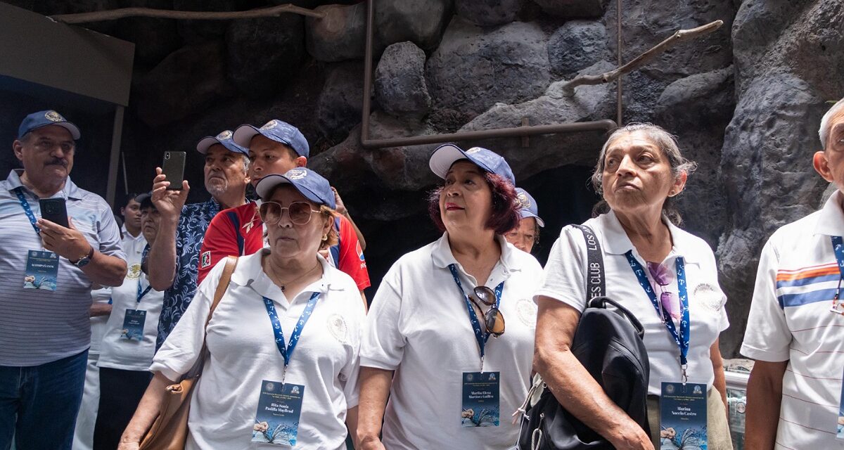 Ganadores del concurso nacional La Vejez y el Mar visitan Aquarium