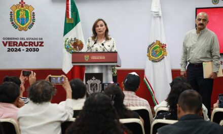Atiende Gobierno incendio por accidente ferroviario en Tres Valles