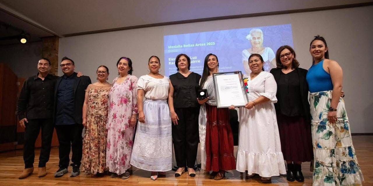 Recibe Medalla Bellas Artes 2025 Elena de la Luz Ramírez Aguirre por legado en el son jarocho
