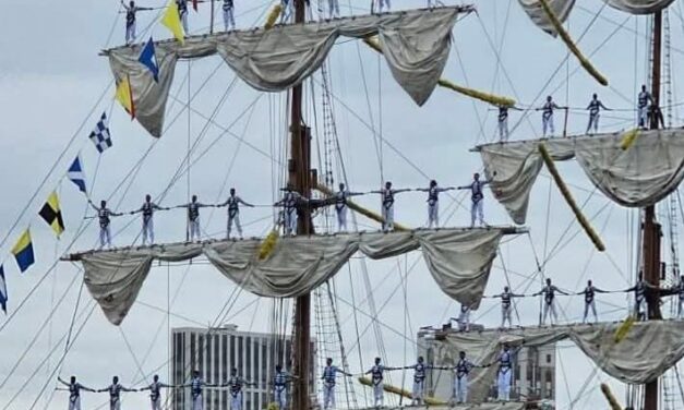 Astrolabio Político