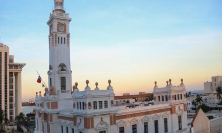 Astrolabio Político