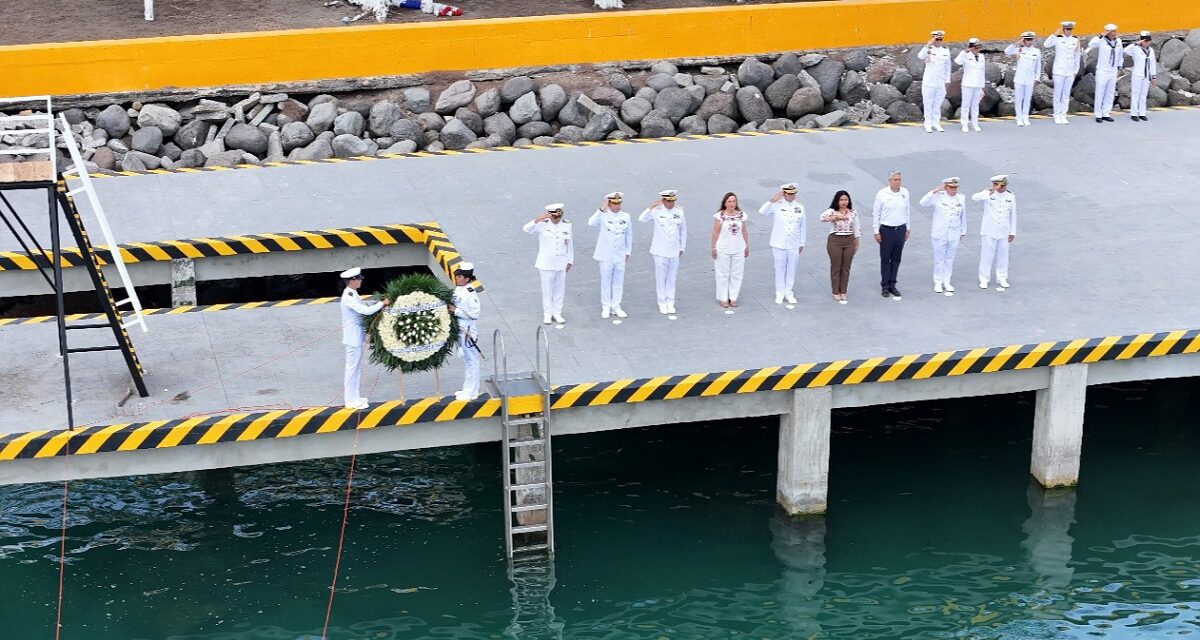 Gobernadora Rocío Nahle rinde homenaje por el Día de la Marina