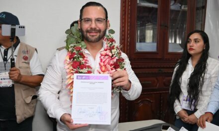 Pedro Miguel Rosaldo recibe constancia de mayoría como alcalde electo de Coatzacoalcos