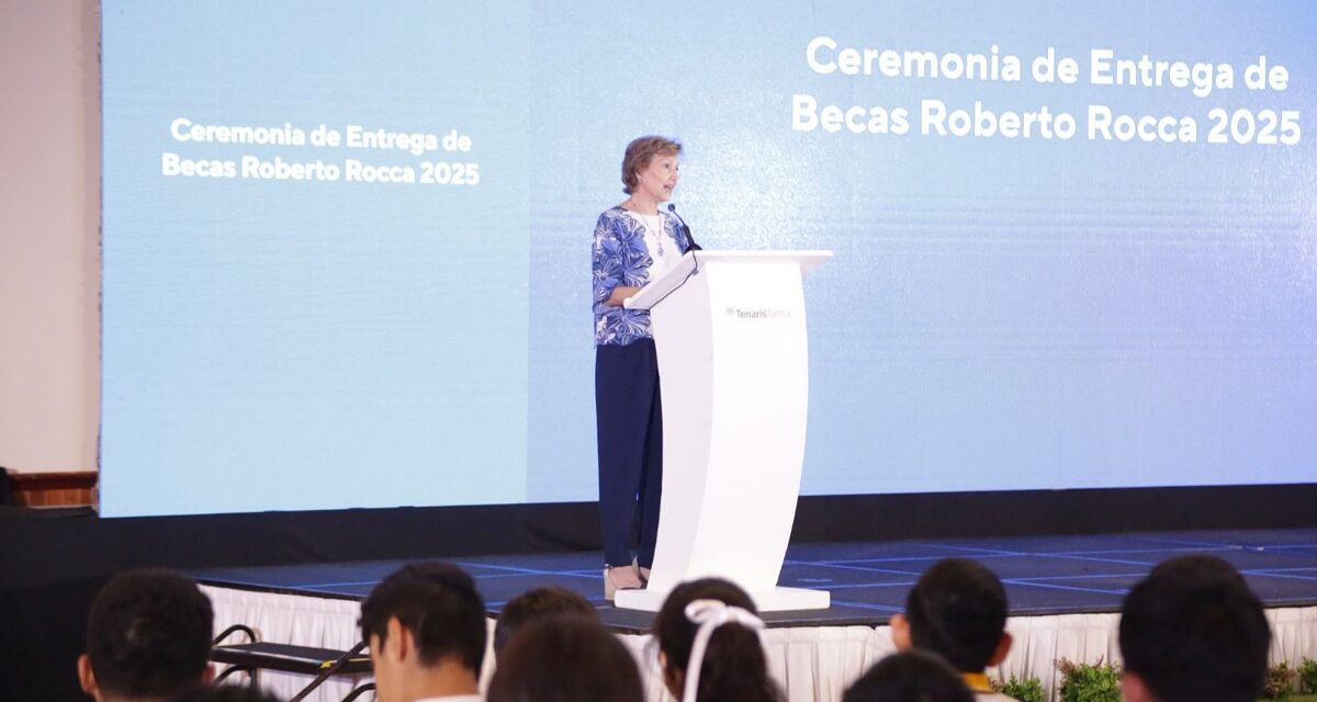 Jóvenes de Veracruz, Puebla, Michoacán y CDMX reciben becas Roberto Rocca