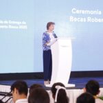 Jóvenes de Veracruz, Puebla, Michoacán y CDMX reciben becas Roberto Rocca