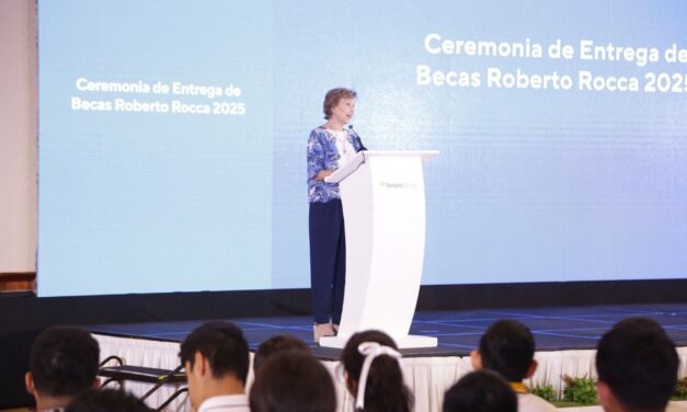 Jóvenes de Veracruz, Puebla, Michoacán y CDMX reciben becas Roberto Rocca