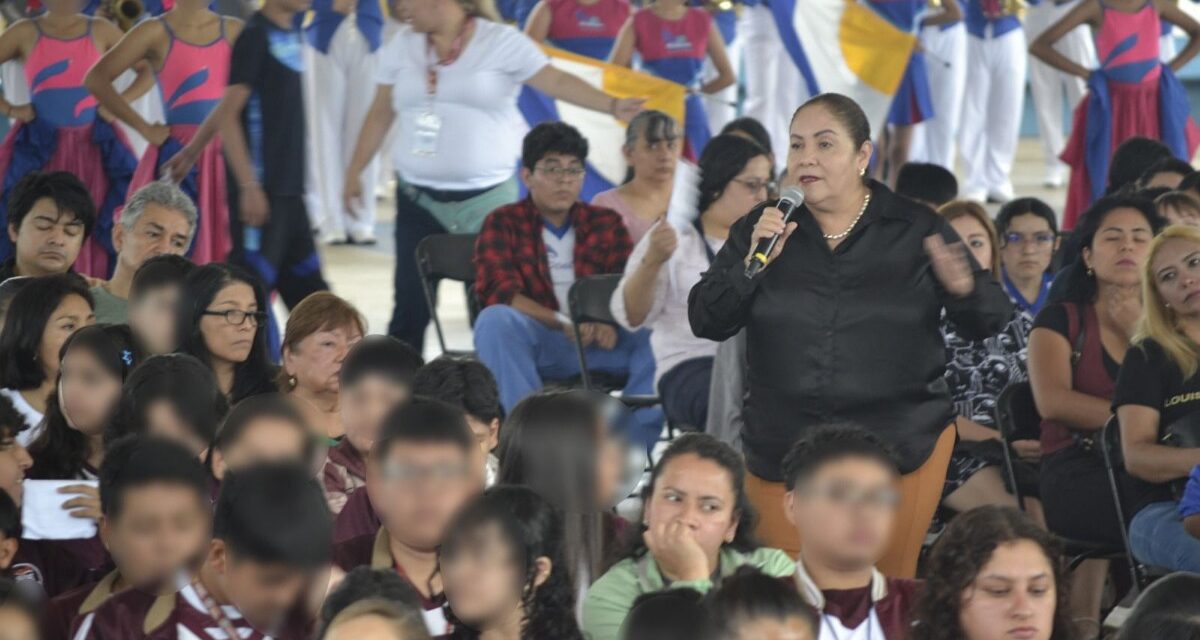 Estudiantes de secundaria se suman a jornada nacional contra las adicciones