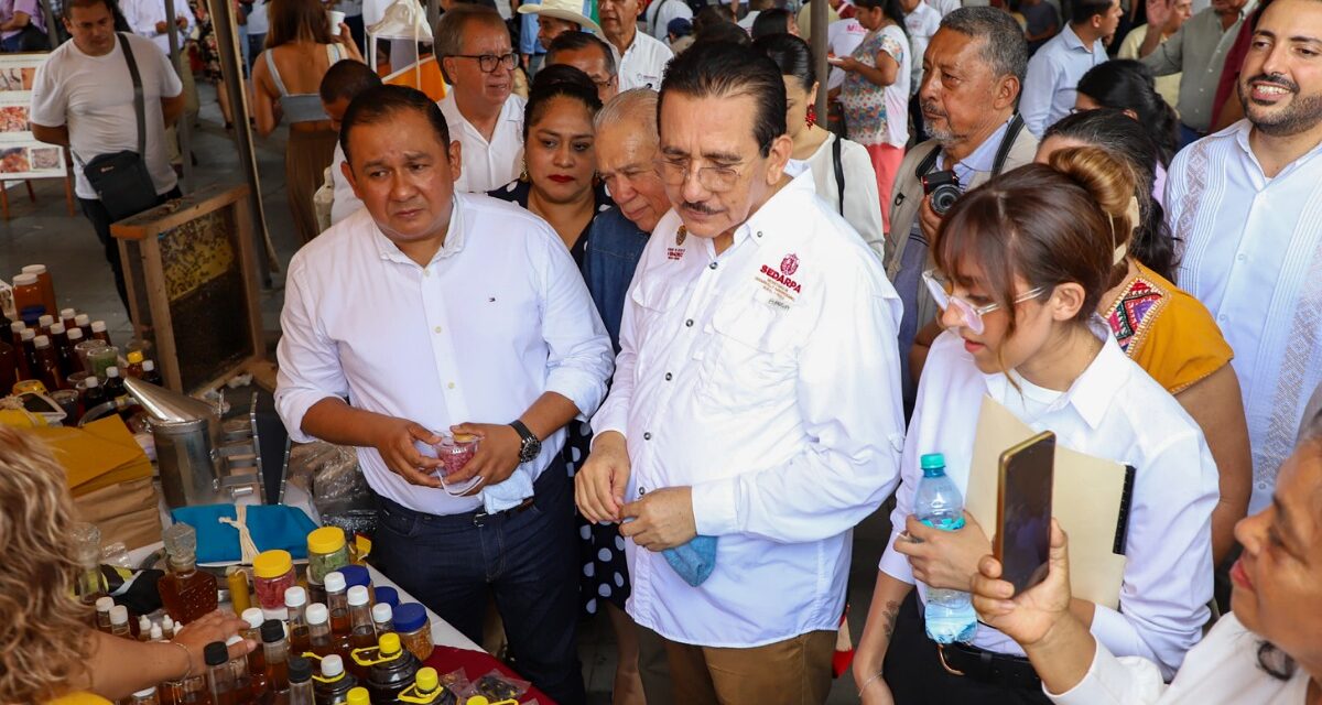 Capacitan a apicultores para impulsar valor agregado y comercialización