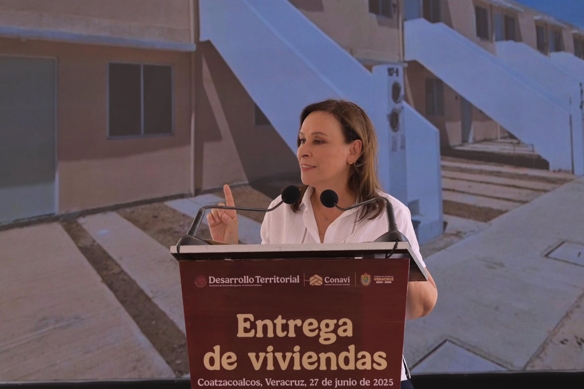 Gobierno de México y Veracruz entregan viviendas a familias reubicadas