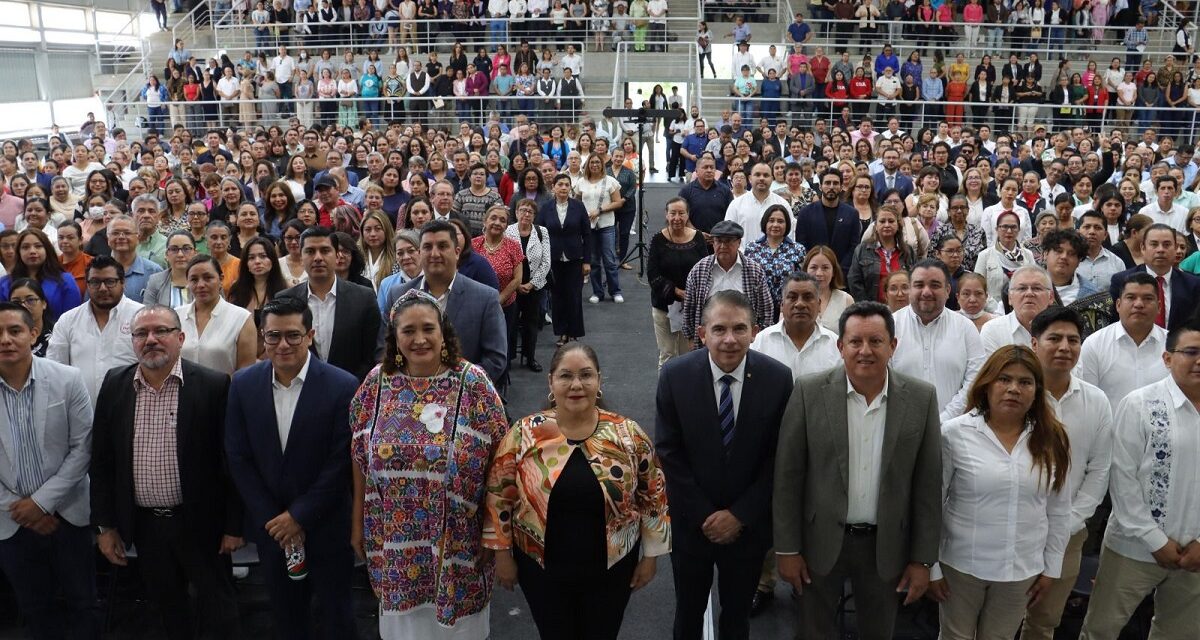 Se reúne SEV con más de 1,500 representantes de escuelas particulares