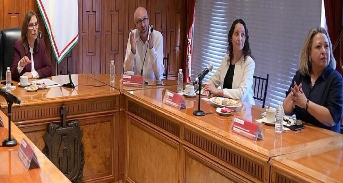 Astrolabio Político