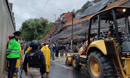 Colapsa muro de contención en bulevar Xalapa – Banderilla, no se registran heridos