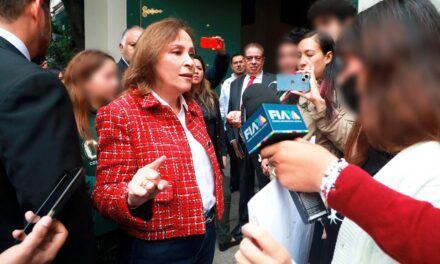 Atiende gobernadora Rocío Nahle a alumnos de la Prepa Juárez