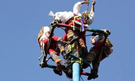 Plantea gobernadora Rocío Nahle protocolo de revisión a infraestructura que utilizan los ‘Voladores de Papantla’