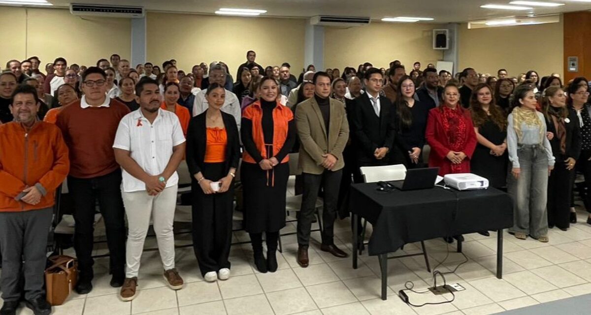 Capacitan a servidores públicos de la SEV en perspectiva de género