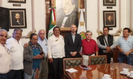 Estado y taxistas logran acuerdo, tarifa mínima en Xalapa es de 40 pesos, no habrá protestas