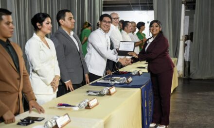 Entregan Testimonios a 67 egresados de la Escuela Normal Juan Enríquez