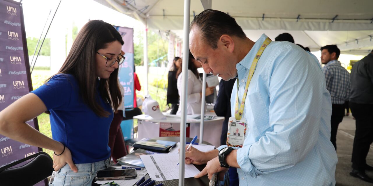 Gobierno de Veracruz fortalece formación académica del servicio público