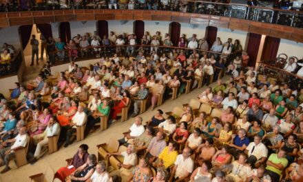 Nostalgia, amor y bohemia en la segunda noche del Festival Internacional del Bolero en Tlacotalpan