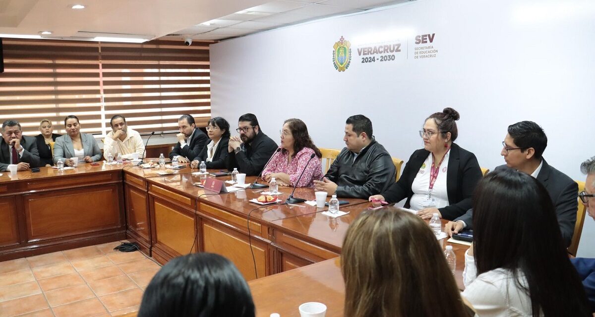 Diálogo con sindicatos magisteriales permite canalizar inquietudes de forma eficaz