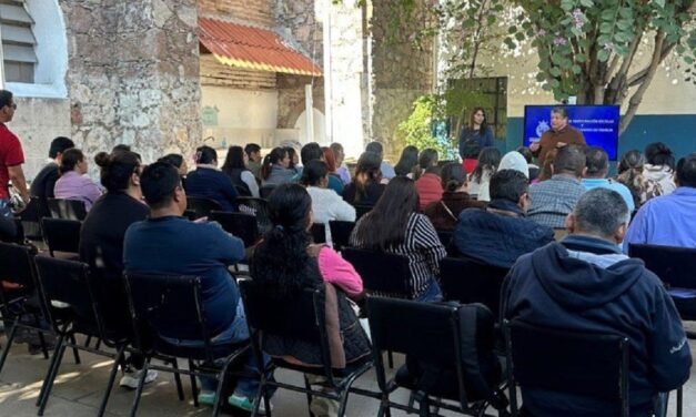 Algunos directivos buscan control total de aportaciones escolares, padres de familia vigilan aplicación