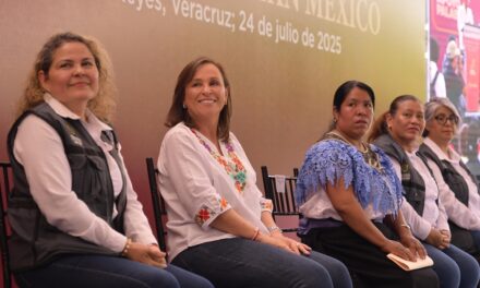 Entrega Gobernadora Apoyo a la Palabra para mil proyectos en Altas Montañas