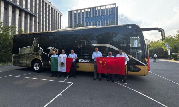 SEDECOP y Fideicomiso de Modernización de Transporte supervisan en China unidades que llegarán a Veracruz