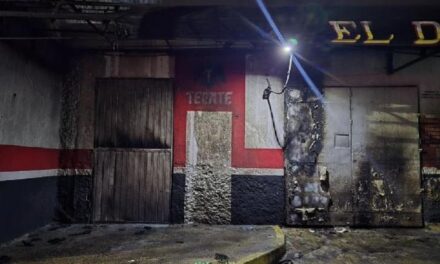 Ataque con ‘bomba molotov’ a comercio en Coatza, por cliente bajo efectos del alcohol