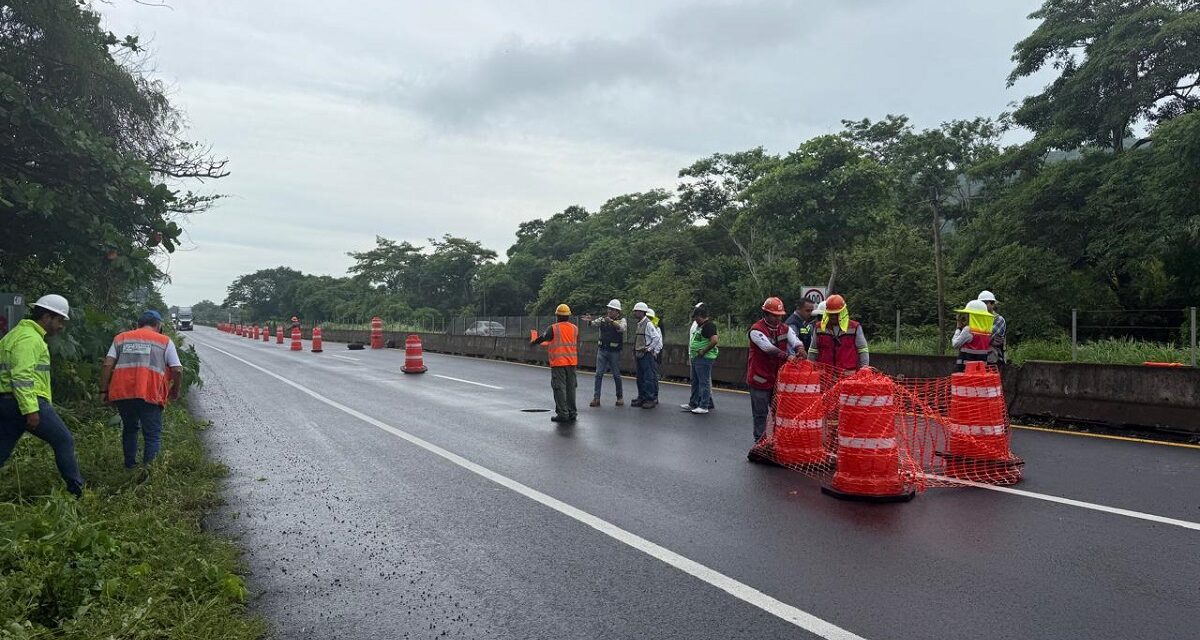 Atiende SICT hundimiento en la Autopista Cardel–Poza Rica