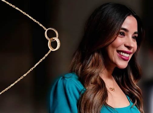 Y aunque la mona se vista de seda