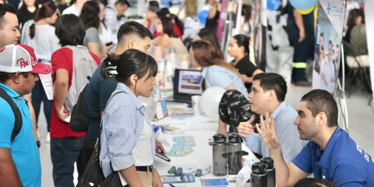 Veracruz abre espacio laboral para jóvenes con más de 500 oportunidades de empleo
