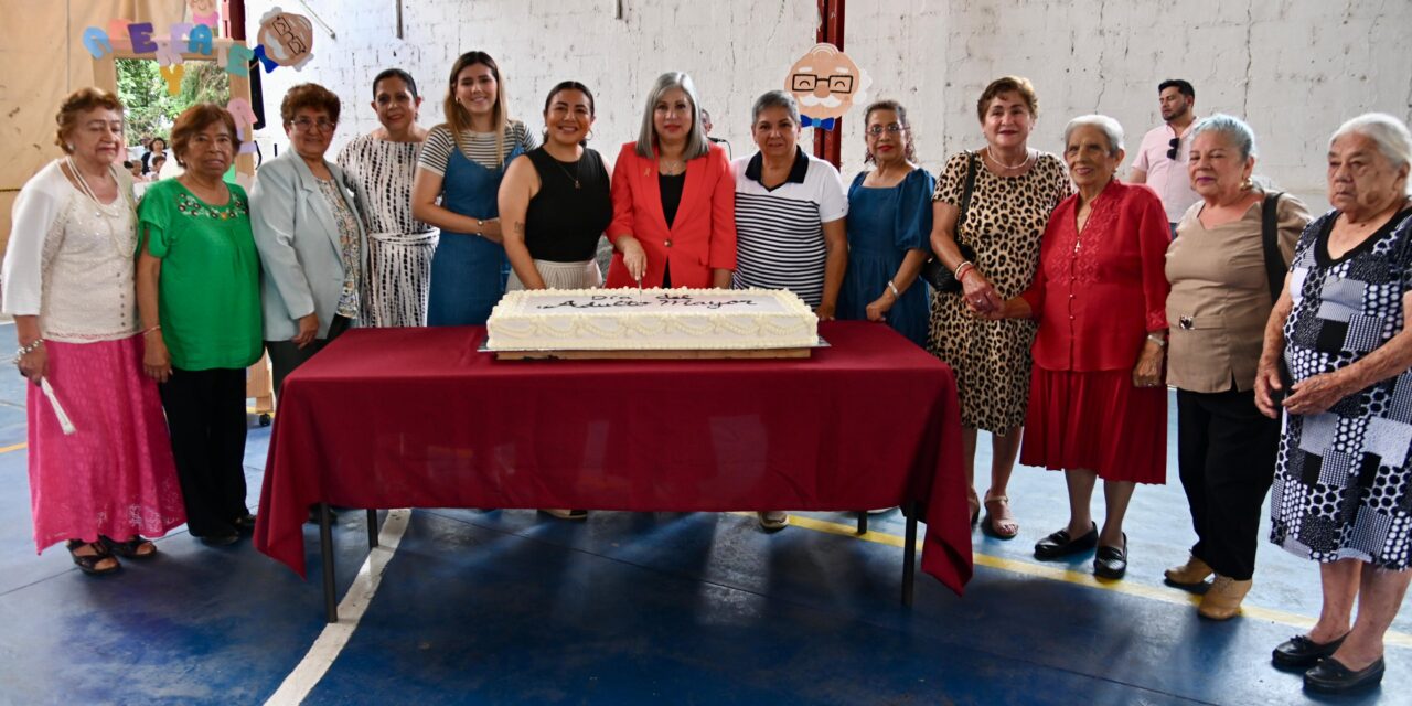 DIF celebran a los Adultos Mayores en la Quinta de las Rosas