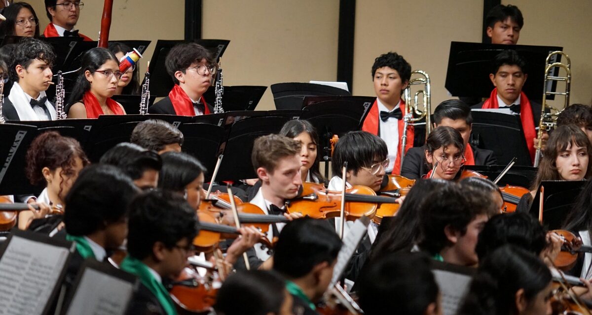 La OSIM deleitó a las y los veracruzanos en el Teatro del Estado