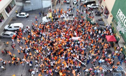 La marcha del adiós de Mariano Romero, un fracaso con participación de la narcopolítica, selfies y Tiktok