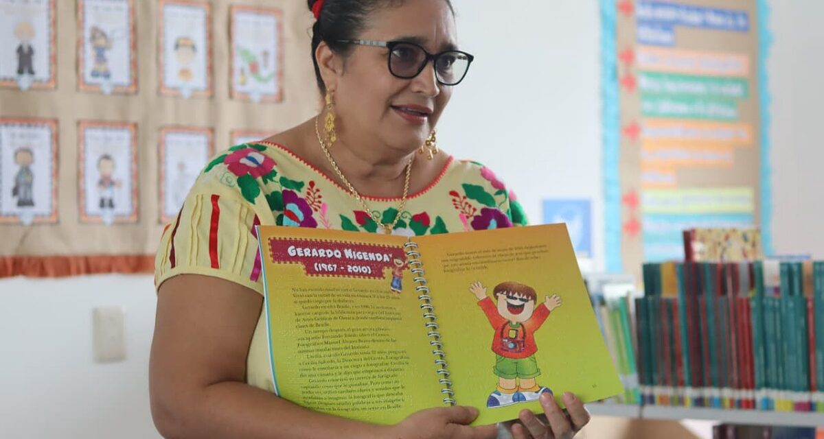 Inaugura SEV biblioteca pública municipal Tecamilla 7038 en Tomatlán