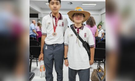 Medalla de bronce para estudiantes del COBAEV en la Olimpiada Estatal de Química