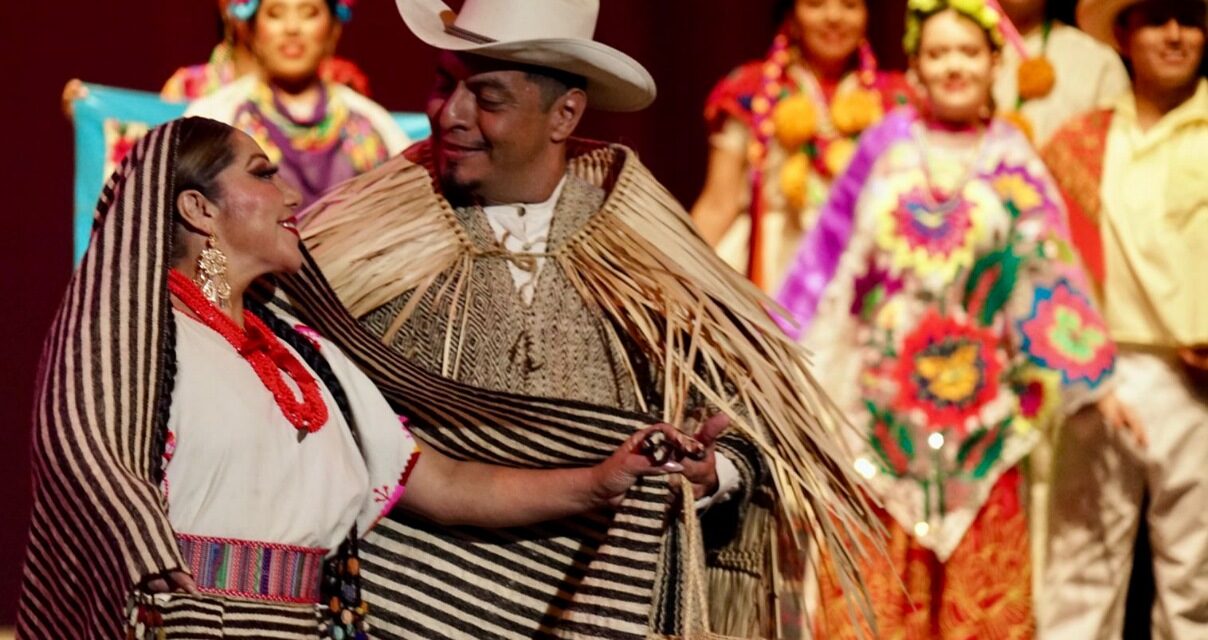 Indumentaria tradicional de Veracruz brilla en pasarela organizada por SECVER