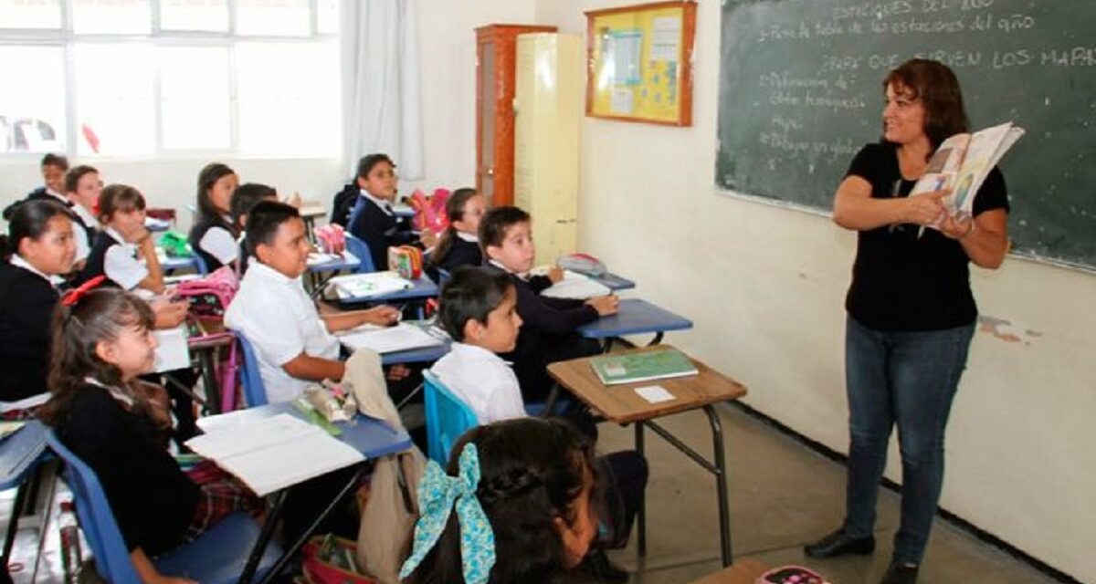 En septiembre todas las escuelas contarán con maestros, reitera SEV