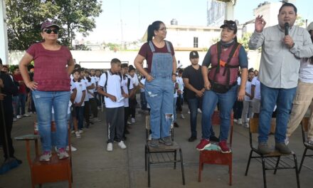 Realizan tequio en escuela Experimental de Xalapa; se apoyará a todos los planteles
