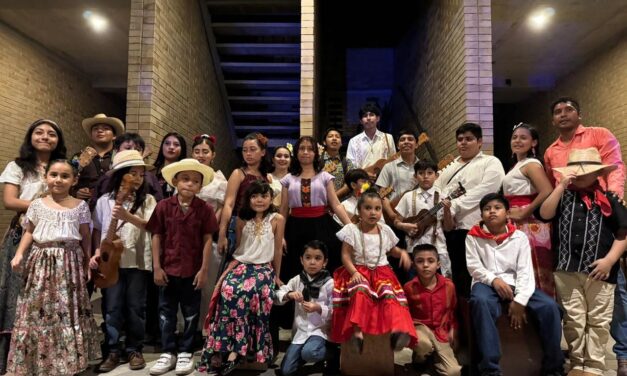 Contribuye SECVER a la preservación del Son Jarocho con talleres de verano