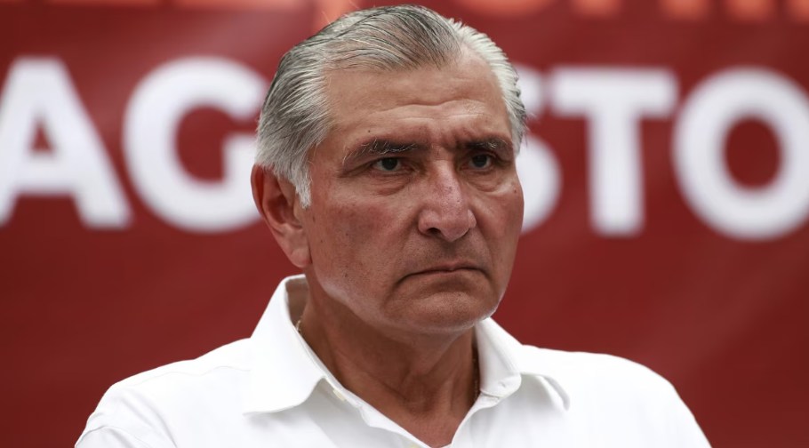 Adán se comió la manzana