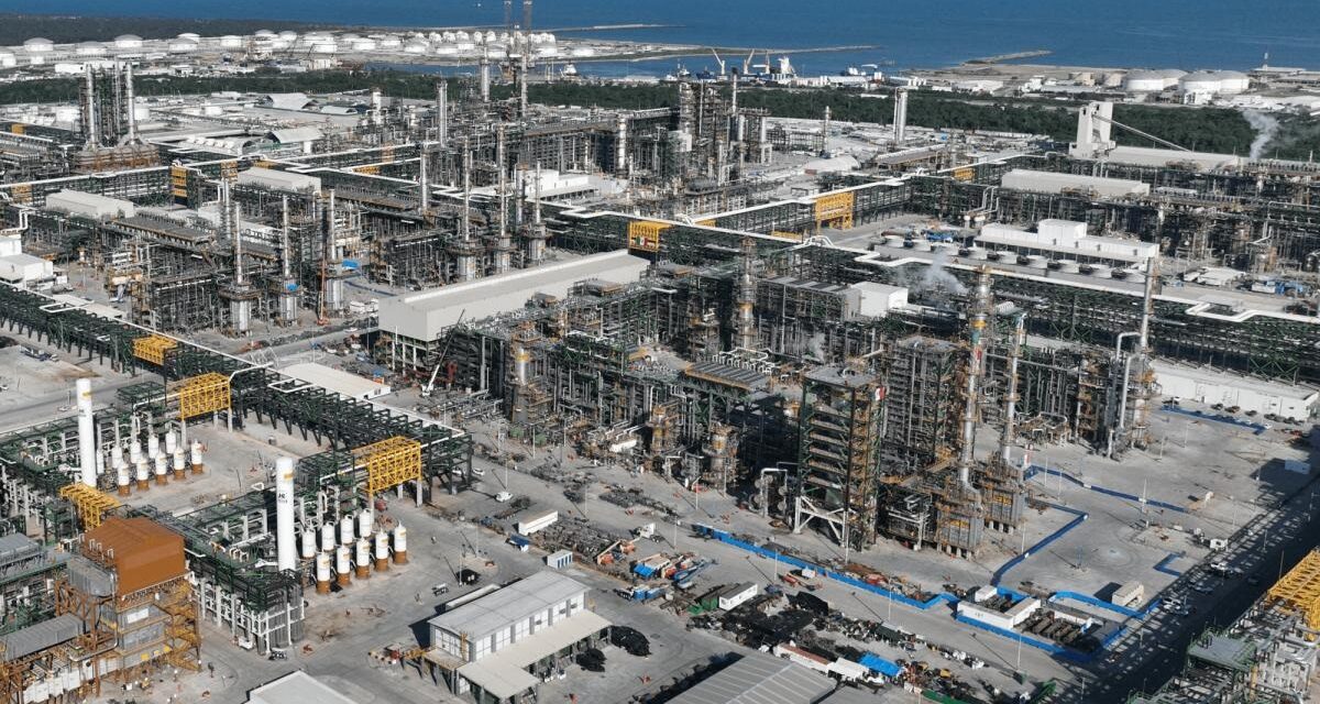 La Refinería Olmeca recibe reconocimiento internacional por su excelencia en megaproyectos