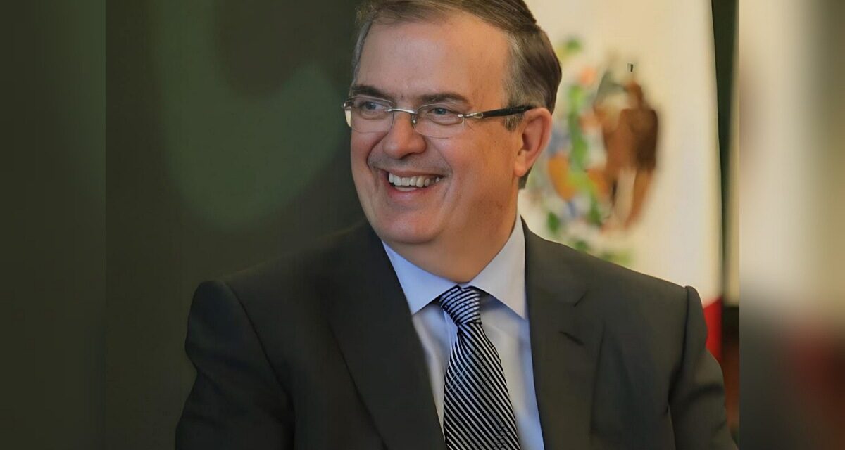 En riesgo popularidad de Ebrard por frenar importaciones de calzado Chino