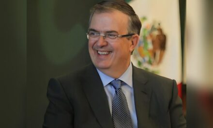 En riesgo popularidad de Ebrard por frenar importaciones de calzado Chino