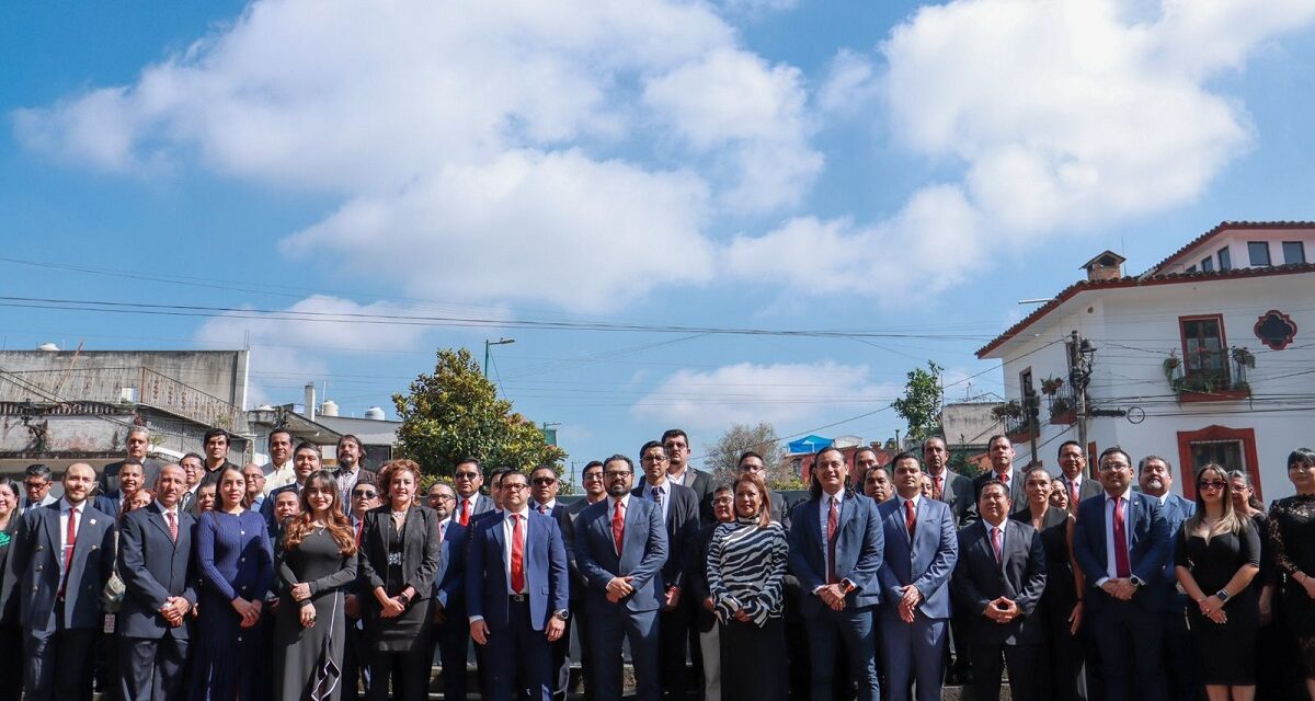 Miguel Reyes Hernández destaca papel de Veracruz en la vida nacional durante Guardia de Honor