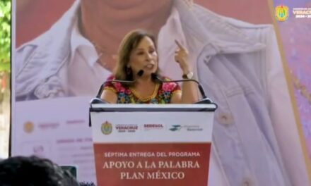 Mujeres que cuidan mujeres: Rocío Nahle entrega Apoyo a la Palabra en Tatahuicapan