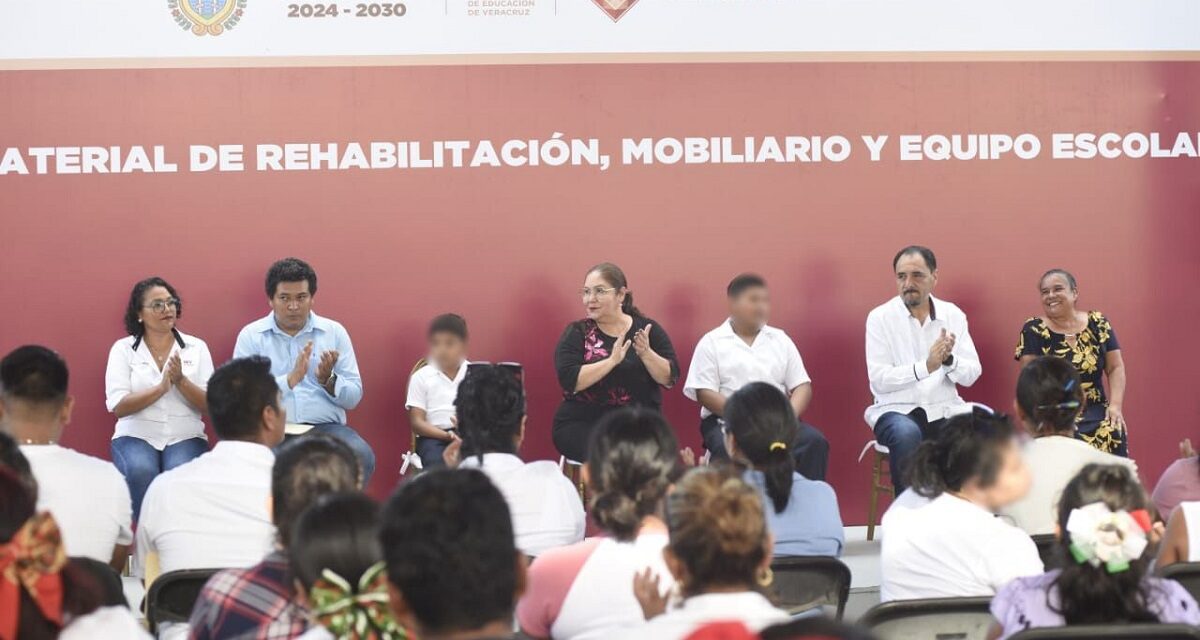 Material de rehabilitación, mobiliario y equipo escolar para 10 primarias más