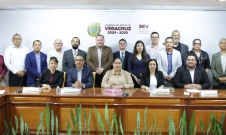 Avanza Veracruz en digitalización de fichas informativas del alumnado